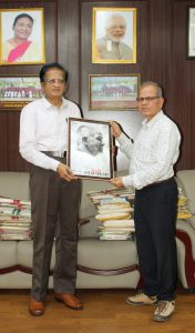 Prof.Clement Lourdes, Director, CCR, met Issai Gnani Illaiyaraja by a special appointment with `Arun Events, the prime organisers of Illaiyaraja's concerts. The Maestro was happy to receive the pen sketch of Dr. Clement and an exclusive picture made by him working on cotton threads. The Vice-Chancellor congratulated him for his meeting with the great musician.
